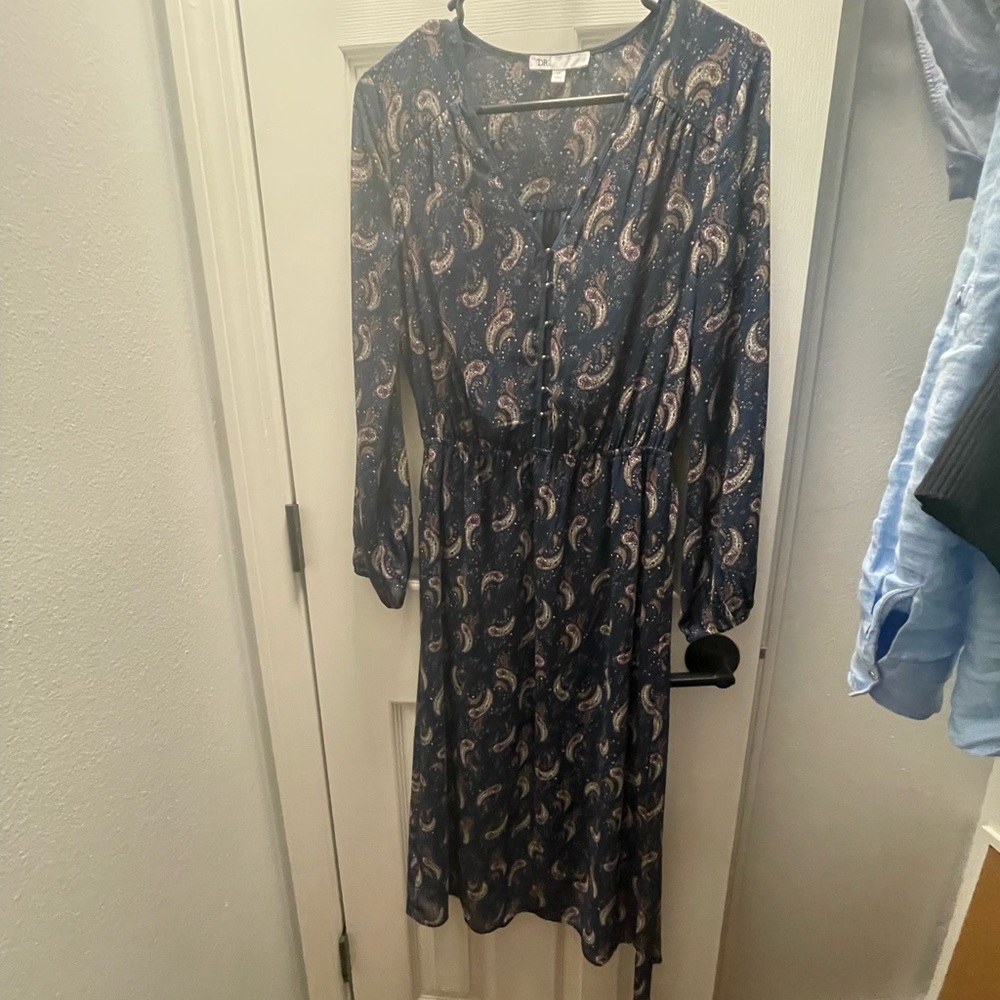 wore once.  color blue , with floral print on the belt